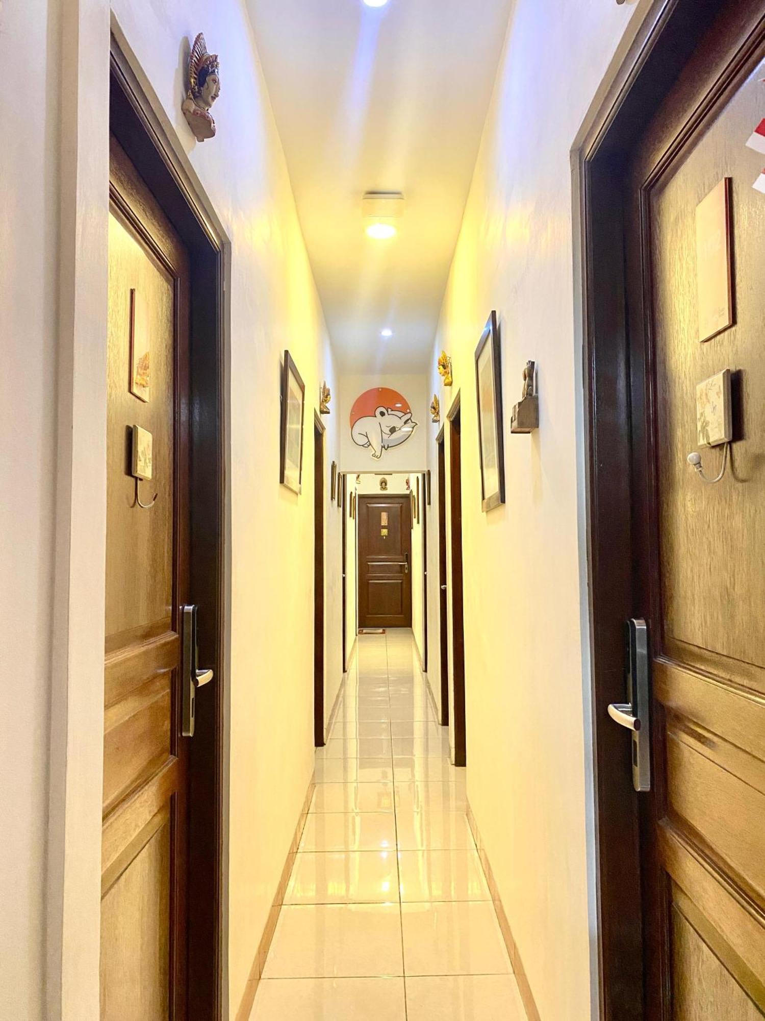 Cabin Hotel Bhayangkara Yogyakarta Exteriör bild