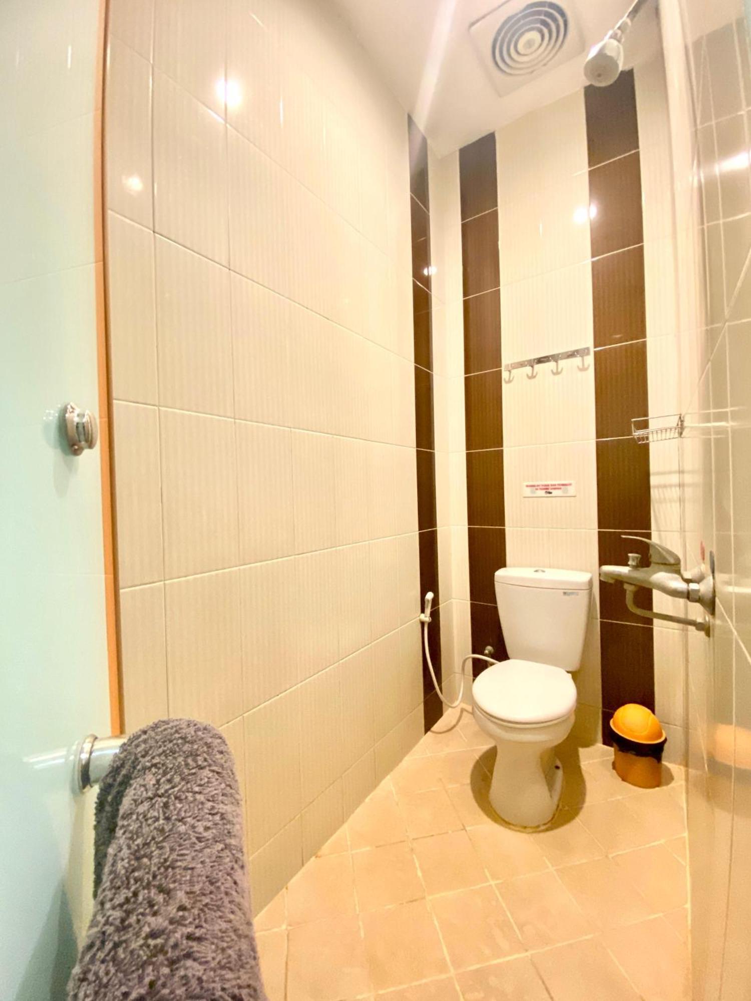 Cabin Hotel Bhayangkara Yogyakarta Exteriör bild