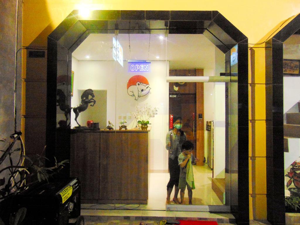 Cabin Hotel Bhayangkara Yogyakarta Exteriör bild