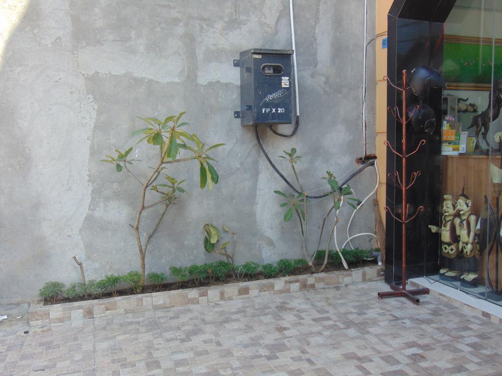 Cabin Hotel Bhayangkara Yogyakarta Exteriör bild