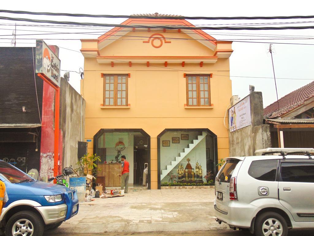 Cabin Hotel Bhayangkara Yogyakarta Exteriör bild
