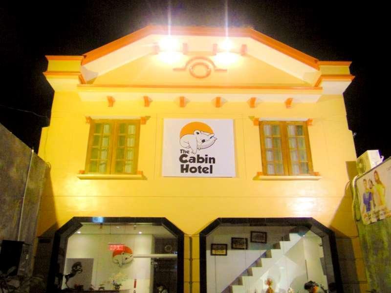 Cabin Hotel Bhayangkara Yogyakarta Exteriör bild